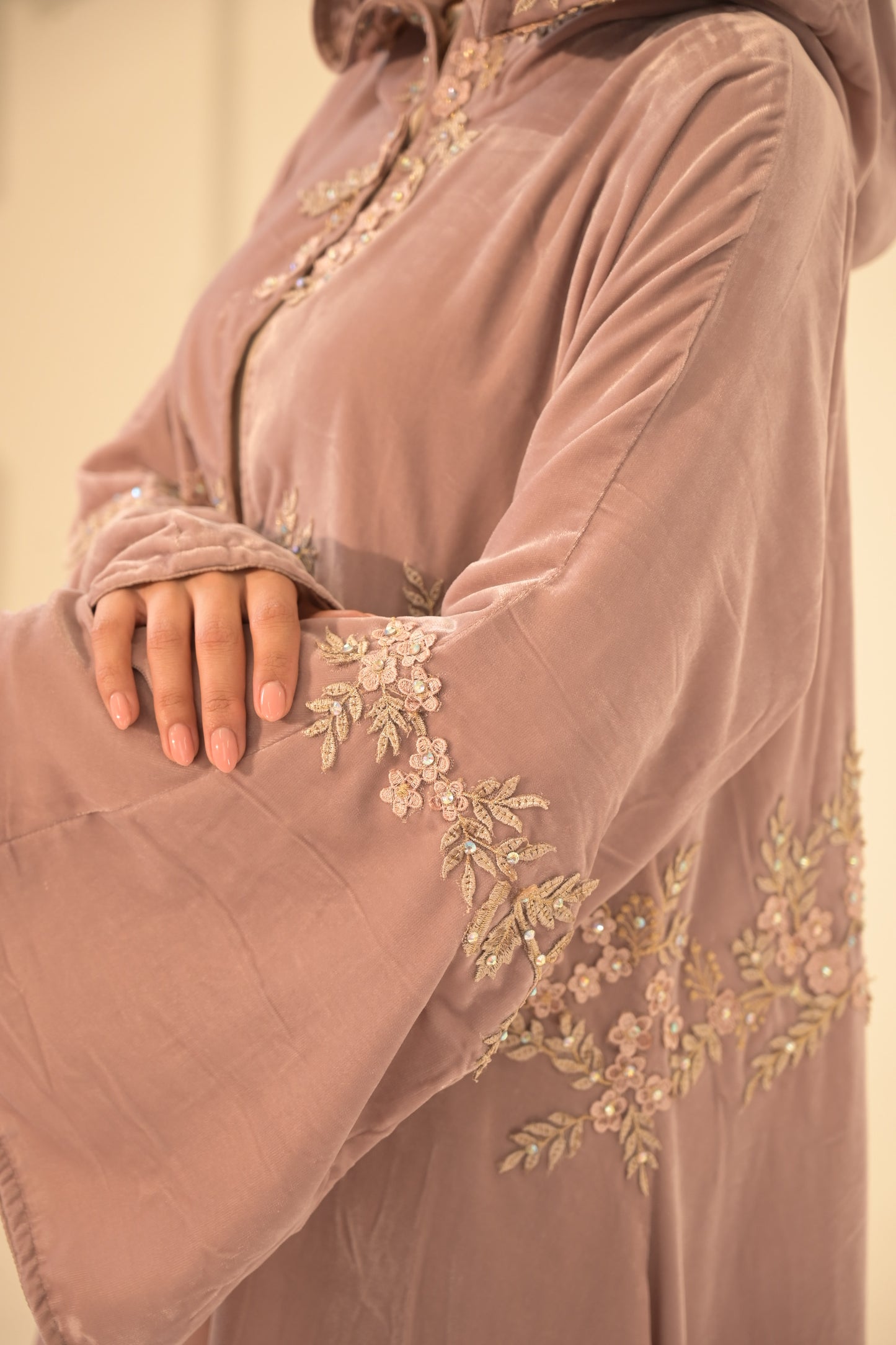 Lilac velvet 3-D embroidered hooded Abaya