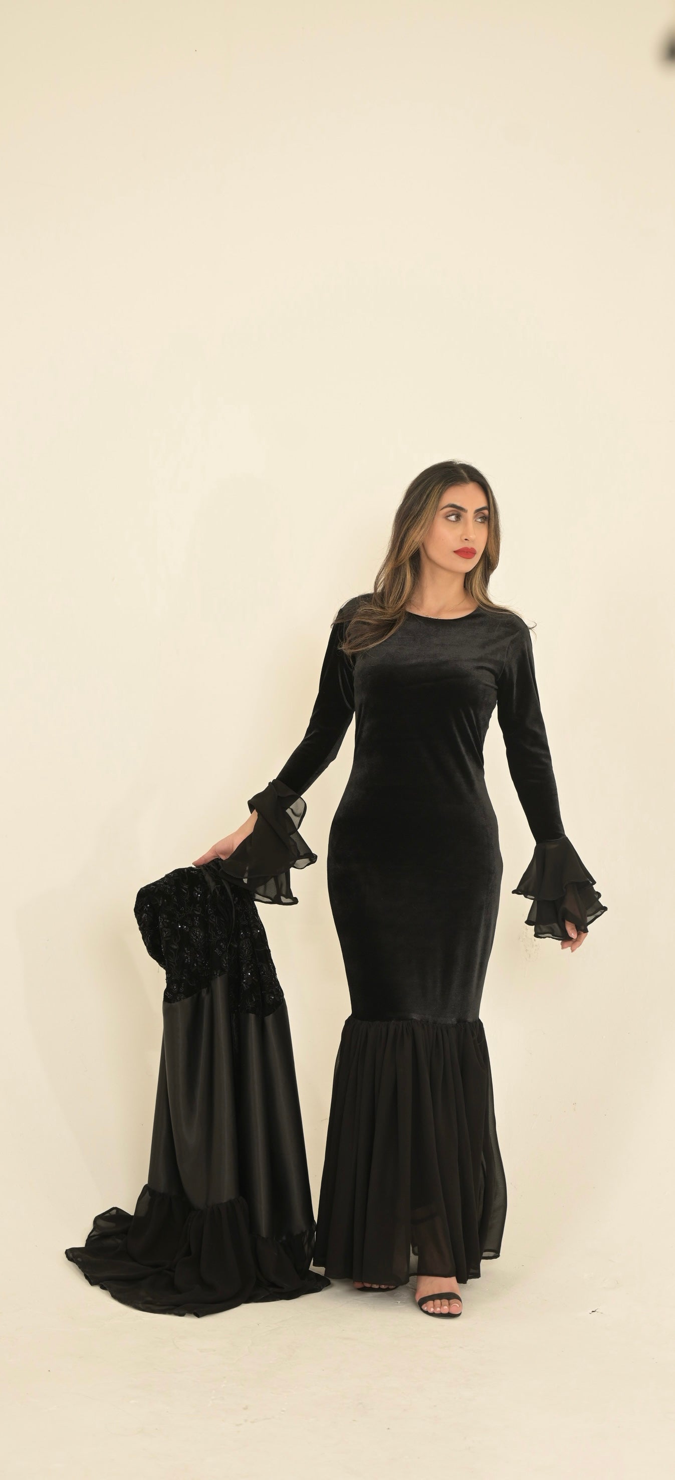 ( Princess Mary ) 2 pieces Abaya inside dress velvet and chiffon + main abaya Black velvet embroidered fabric, stain and chiffon