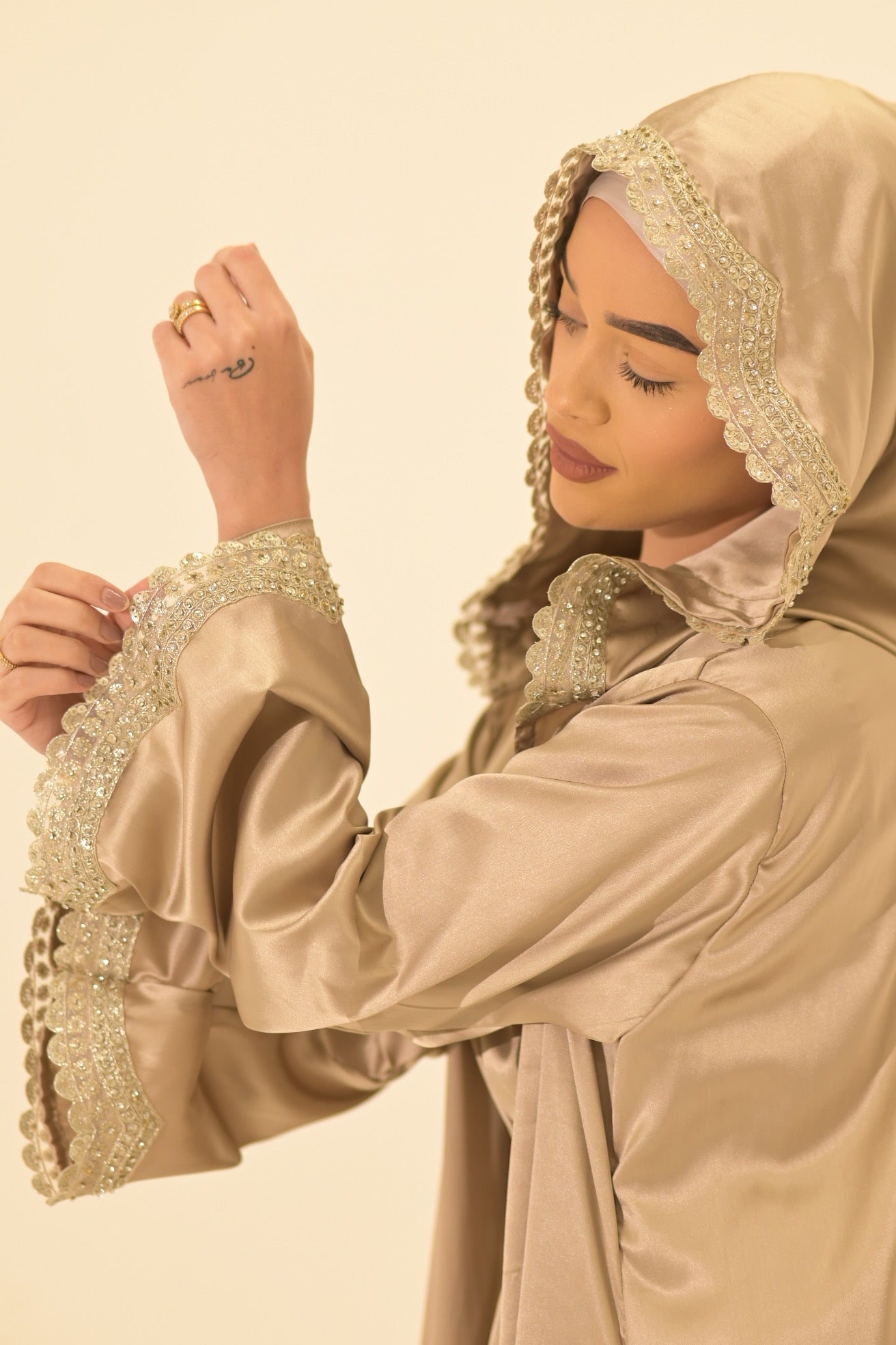 Two pieces silk hooded abaya