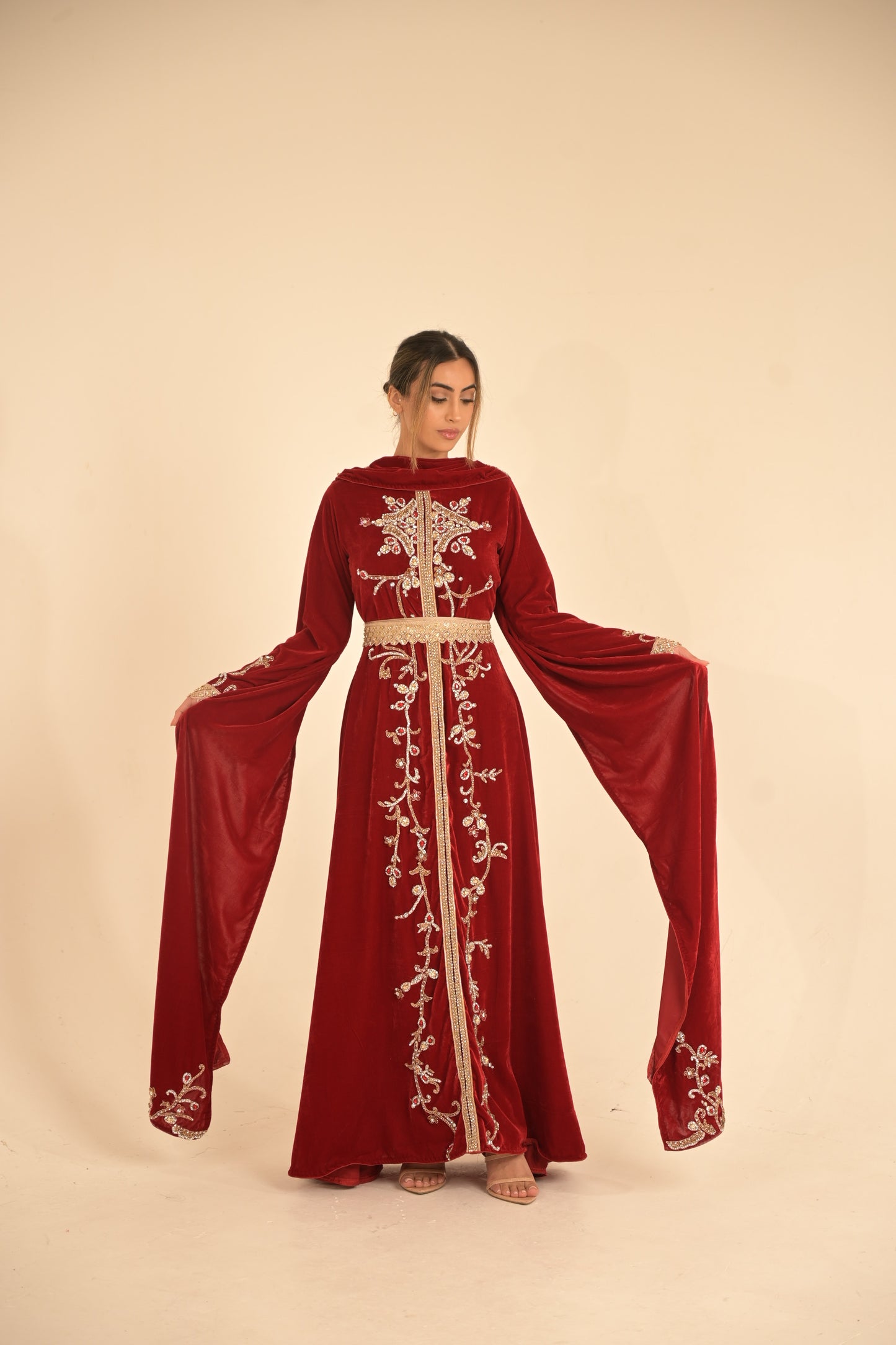 Red velvet kaftan with elegant scarf embroidered with Swarovski stones