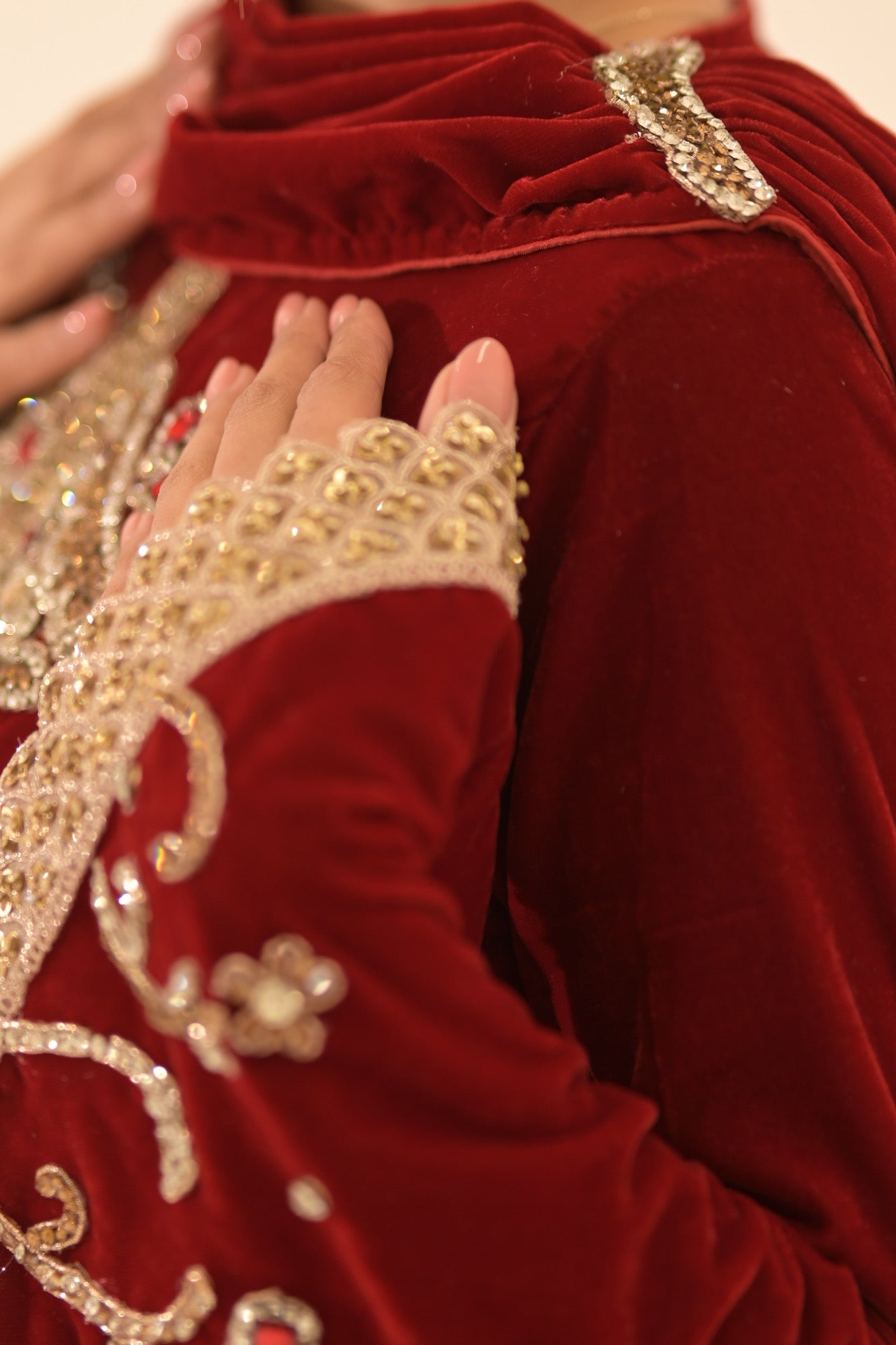 Red velvet kaftan with elegant scarf embroidered with Swarovski stones