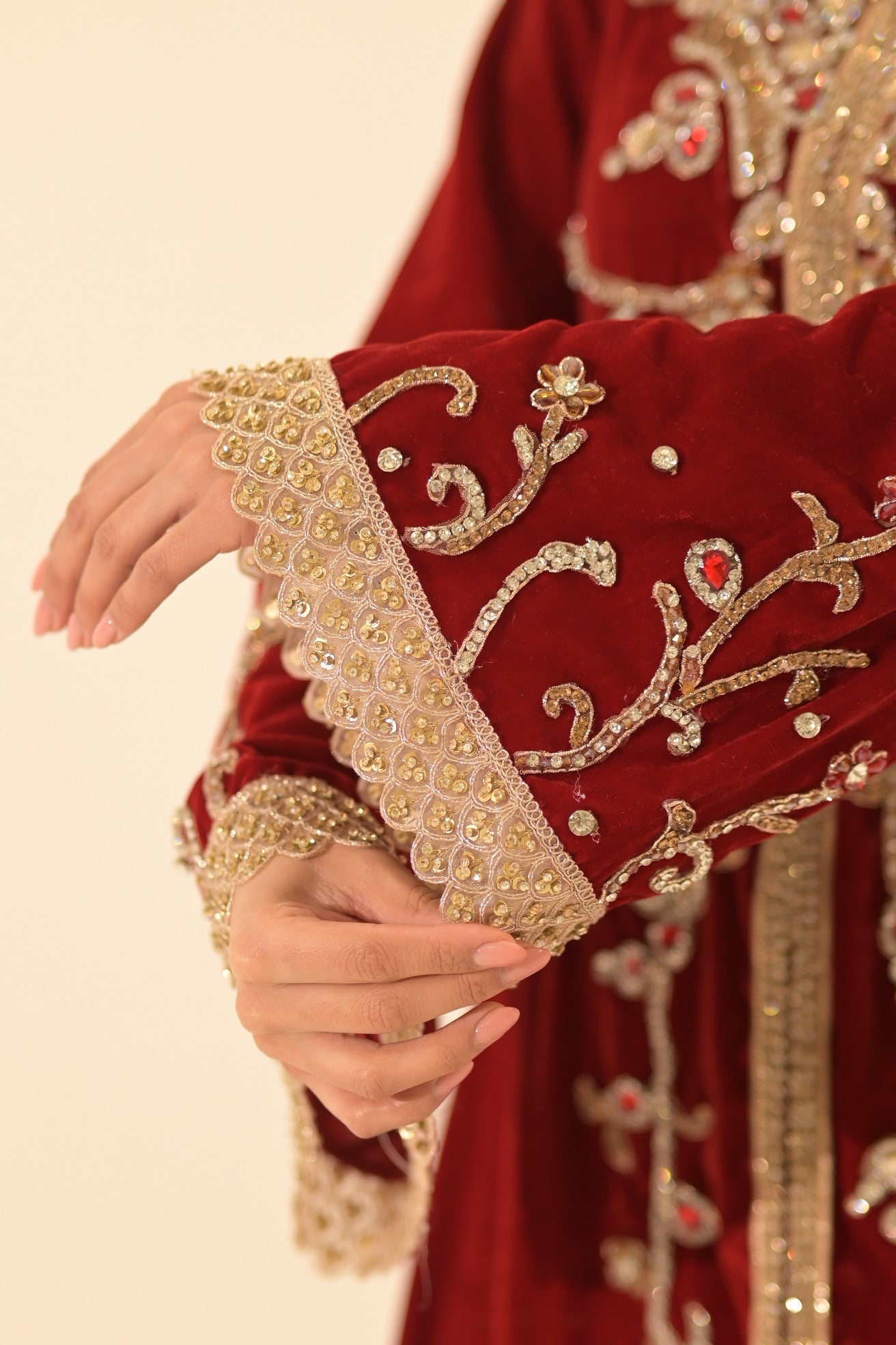 Red velvet kaftan with elegant scarf embroidered with Swarovski stones