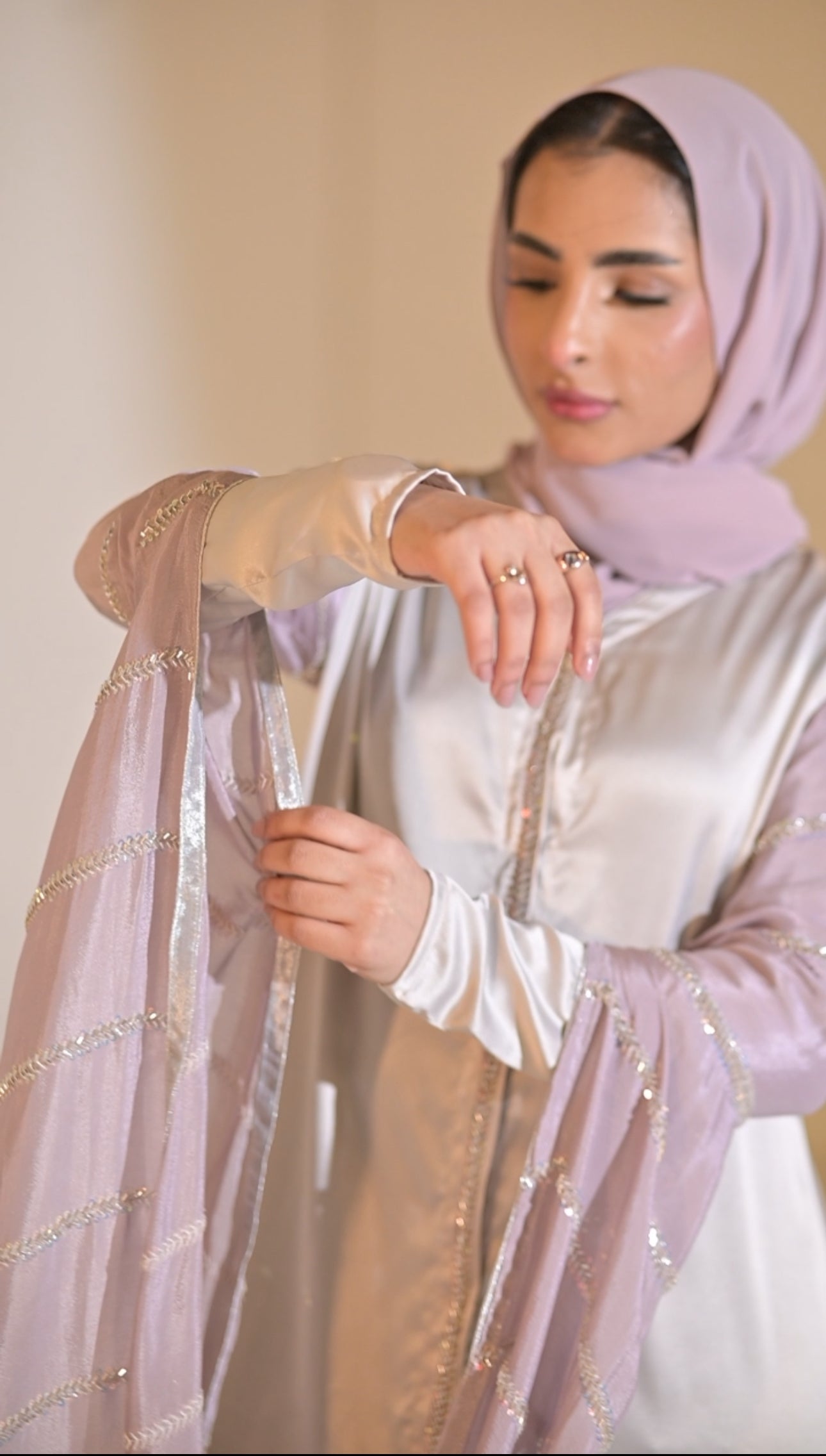 Long sleeves silk and chiffon embroidered abaya