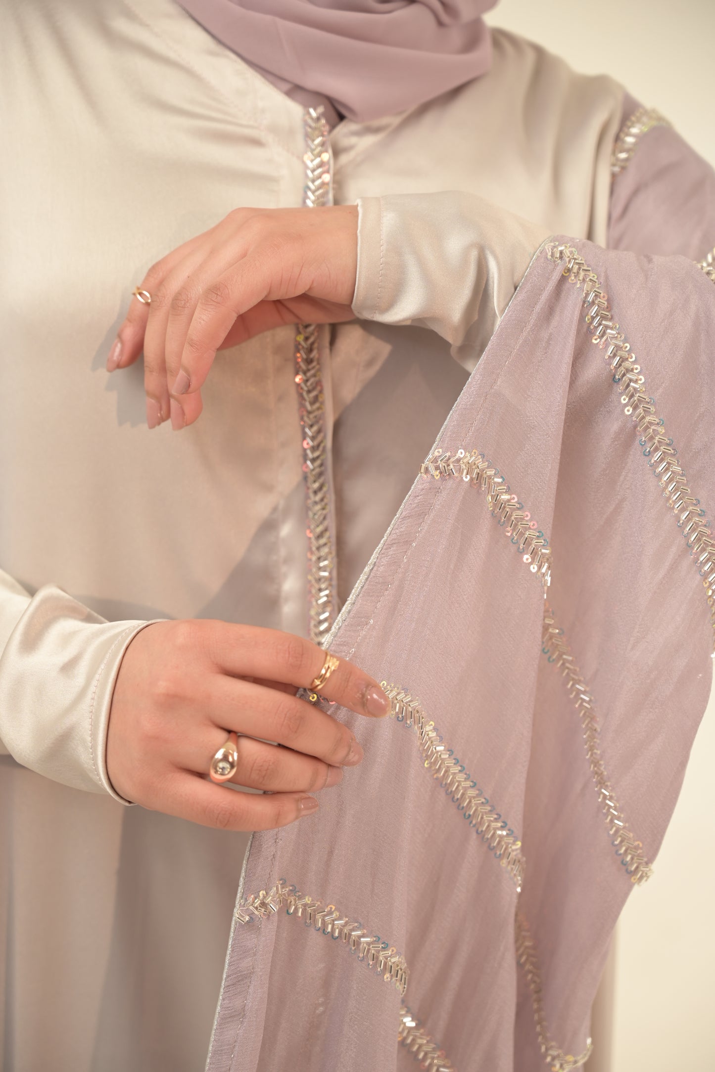 Long sleeves silk and chiffon embroidered abaya